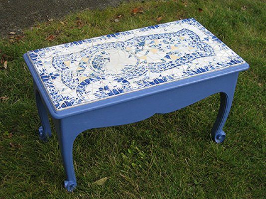 Table bleue en mosaïque, 70X40 cm, 2014